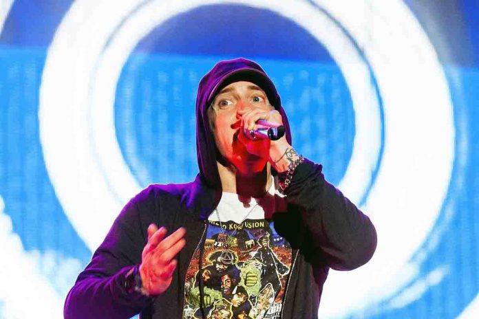 Eminem in una delle sue rare esibizioni live di qualche tempo fa