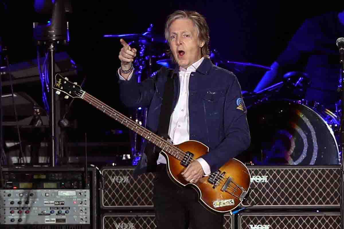 Paul McCartney sul palco, 81 anni