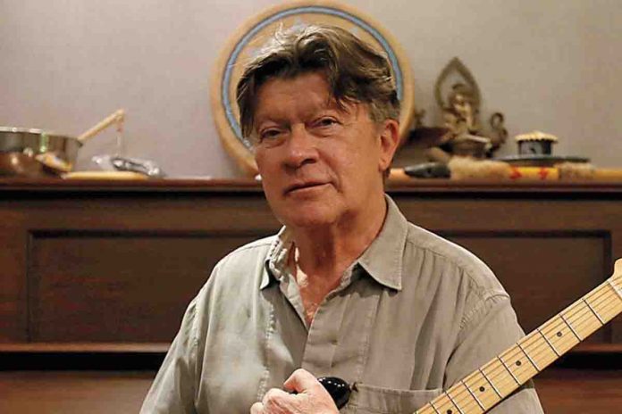 Robbie Robertson L'immagine con la quale la famiglia ha annunciato la scomparsa di Robbie Robertson