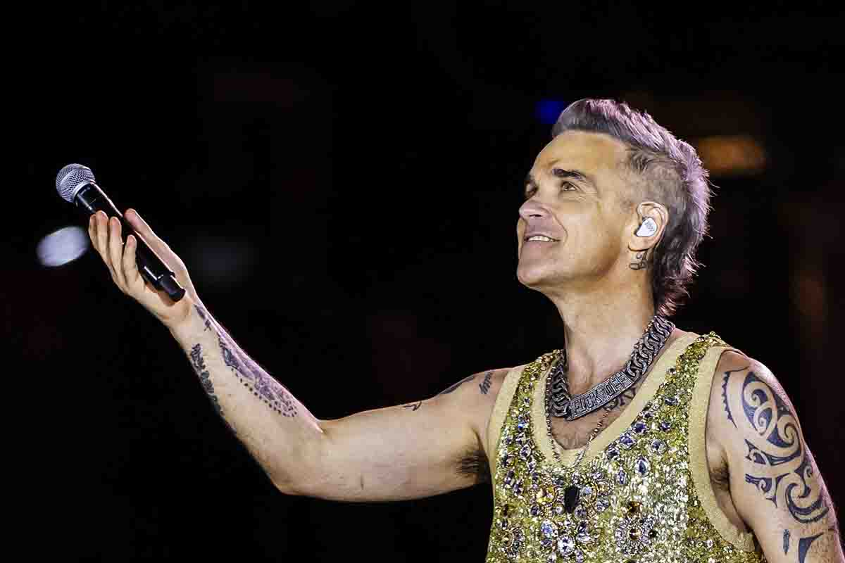 Robbie williams tour