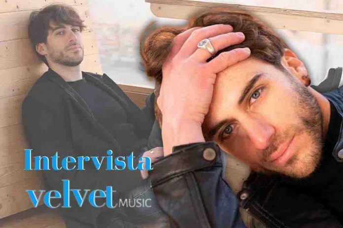 Simone Borrelli copertina Simone Borrelli, musicista attore e regista italiano