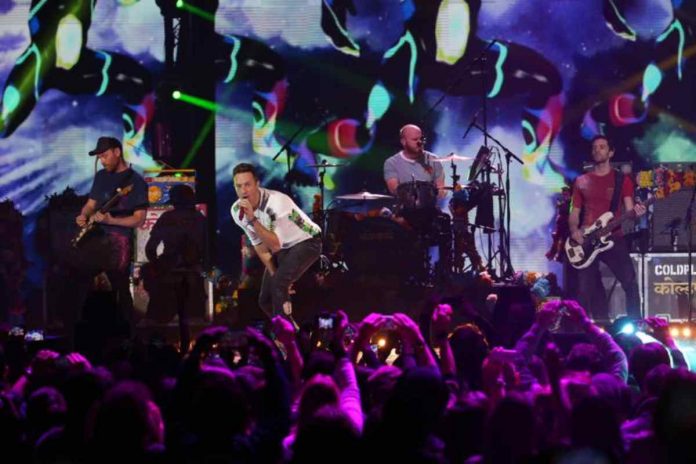 coldplay in concerto i coldplay vogliono riservare le prime ai veri fan e non a chi paga di più