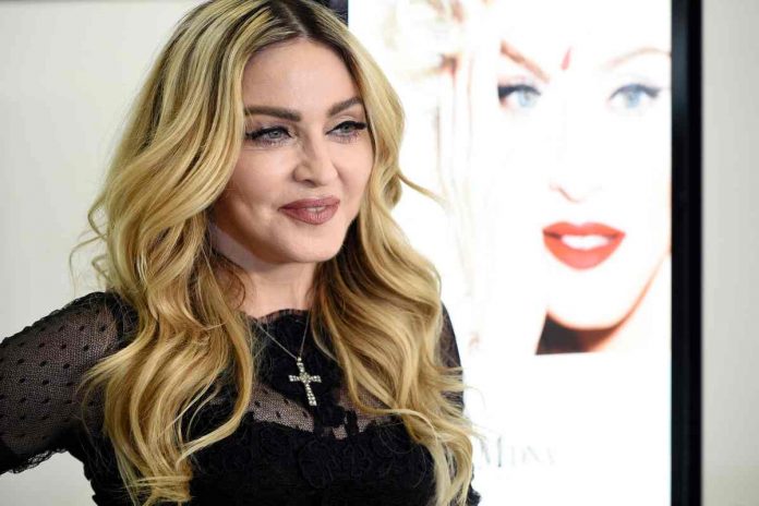 madonna cantante madonna rilascerà a settembre una nuova versione di madame x