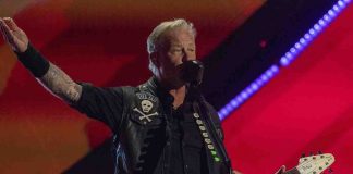 James Hetfield, un bagno di folla dietro l'altro: ma anche problemi di salute per il leader dei Metallica