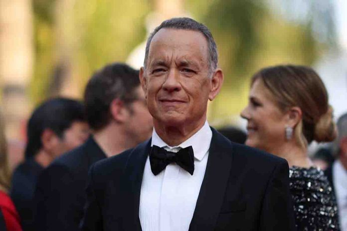 Un elegantissimo Tom Hanks sul red carpet del Festival del Cinema di Cannes