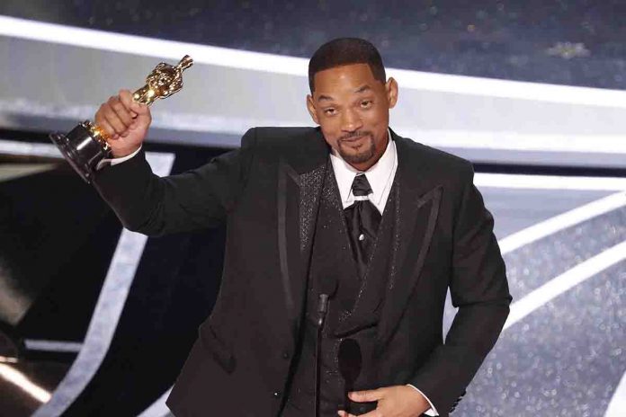 Will Smith with a statuette before the scandalous episode with a slap in the face