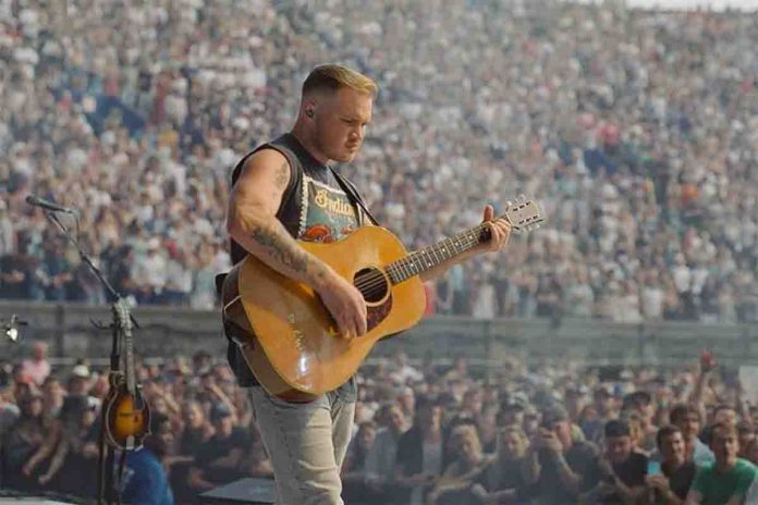Zach Bryan Zach Bryan sul palco del suo Quittin' Time Tour