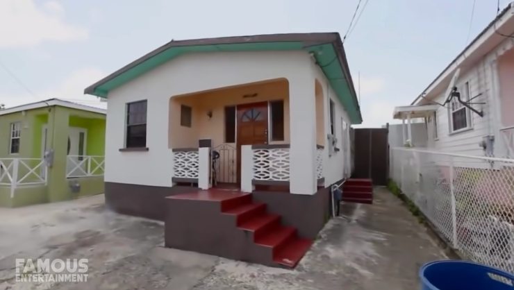 la prima casa di rihanna era molto modesta
