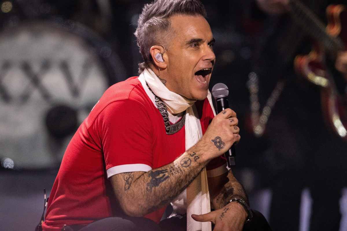 Robbie Williams palco incidente