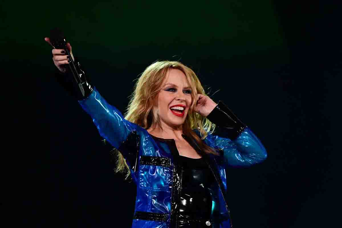 Kylie Minogue, nona #1 in carriera nel Regno Unito