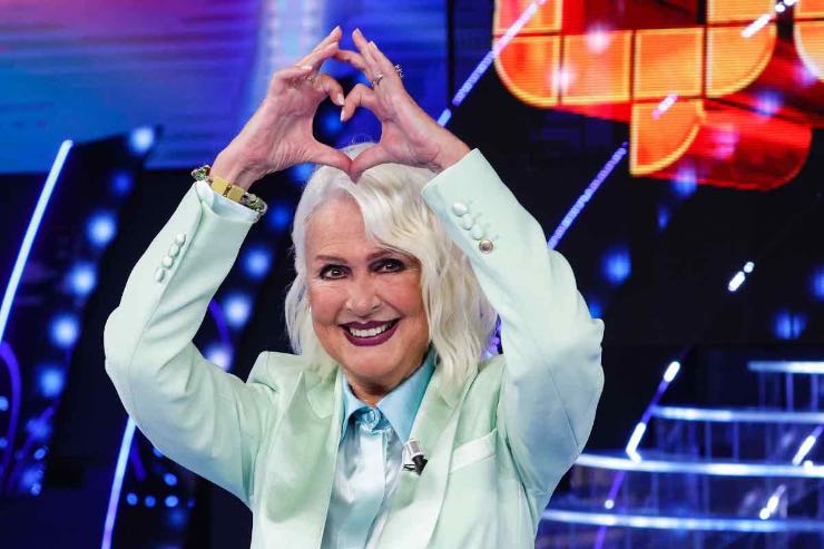 Loretta Goggi e la fede: "Mi ha aiutato a superare la morte di mio marito"