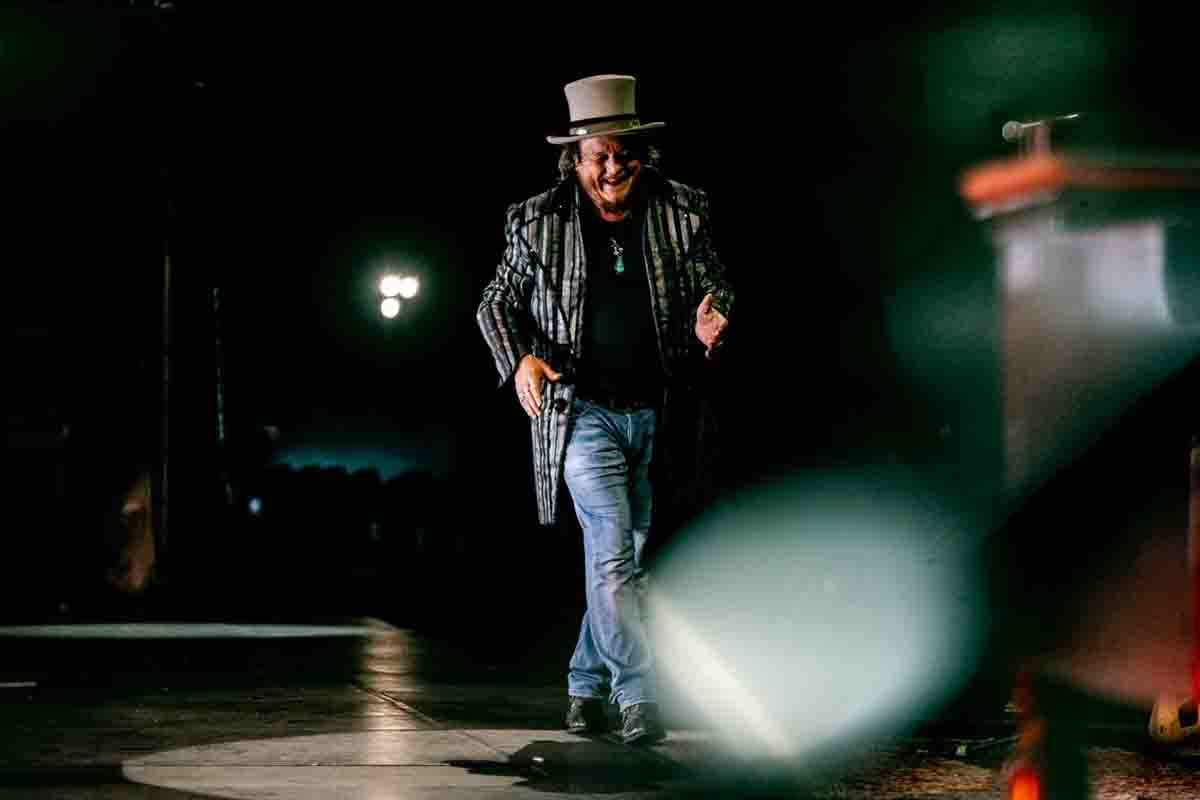 Tre concerti negli stadi italiani per Zucchero