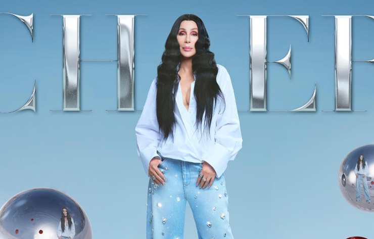 Cher sorprende tutti: a 77 pubblica un album di Natale