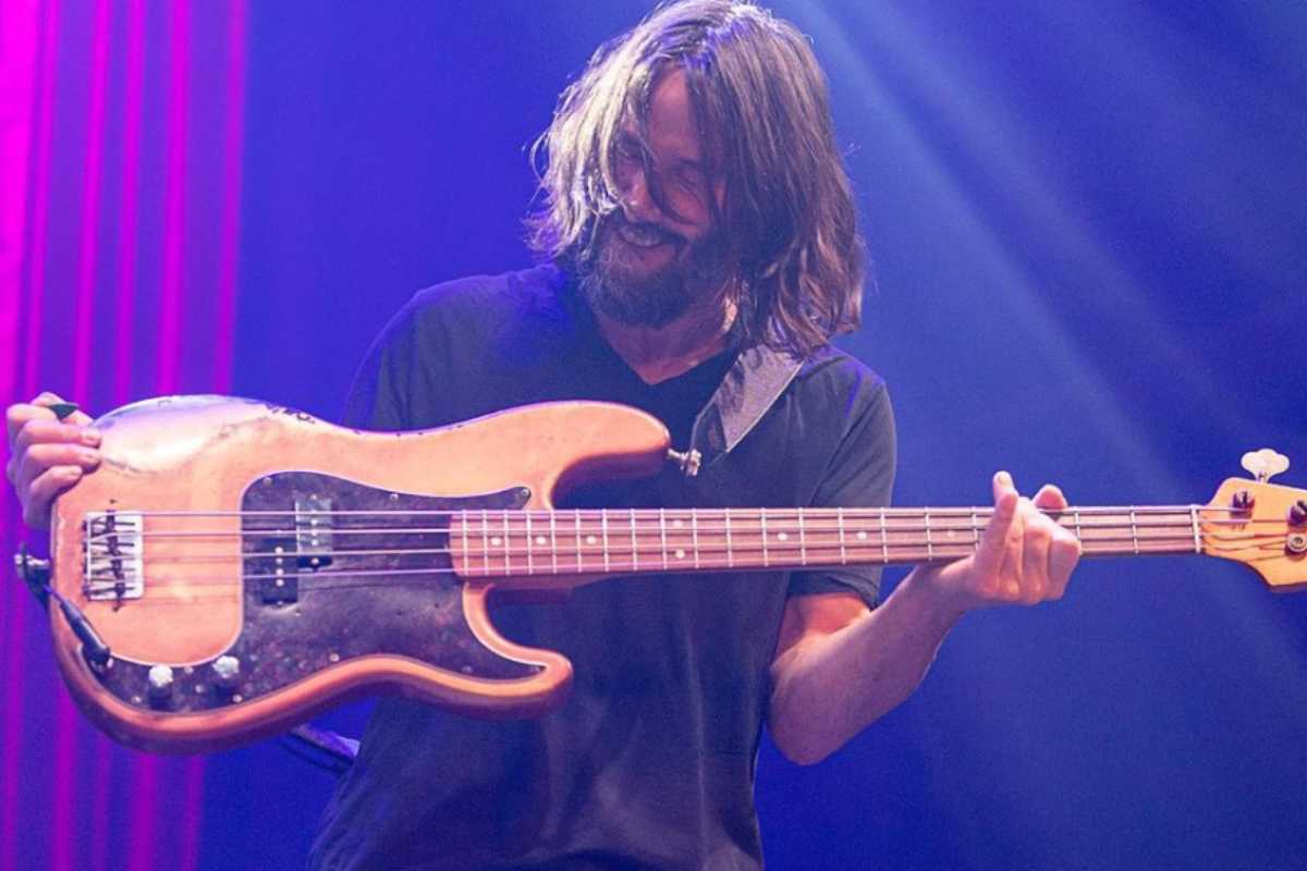 keanu reeves ha preso una lezione di basso da flea dei red hot chili peppers