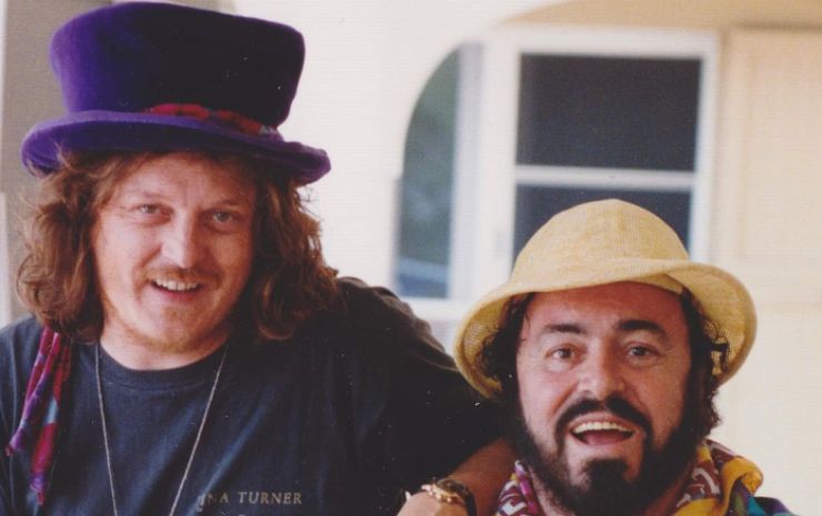 zucchero ha duettato con pavarotti, elton john e sting