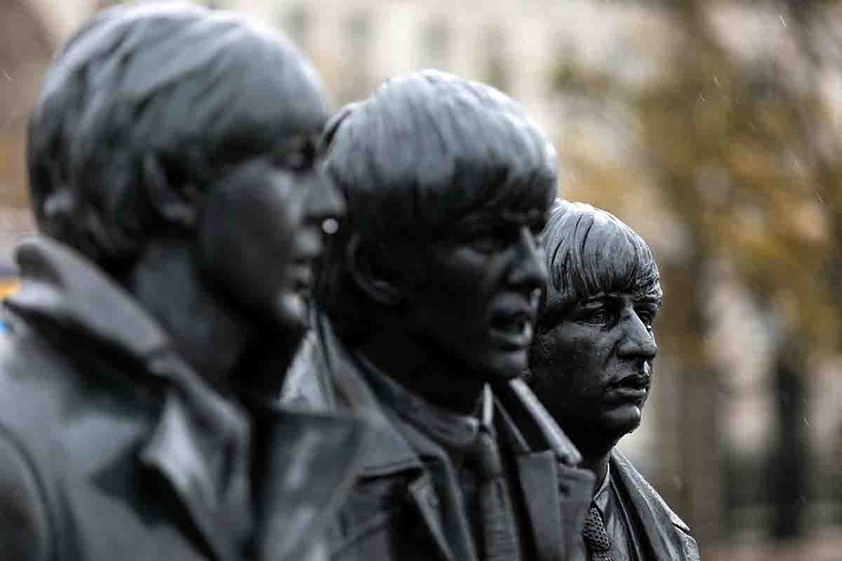La statua dei quattro Beatlesal Pier Head di Liverpool