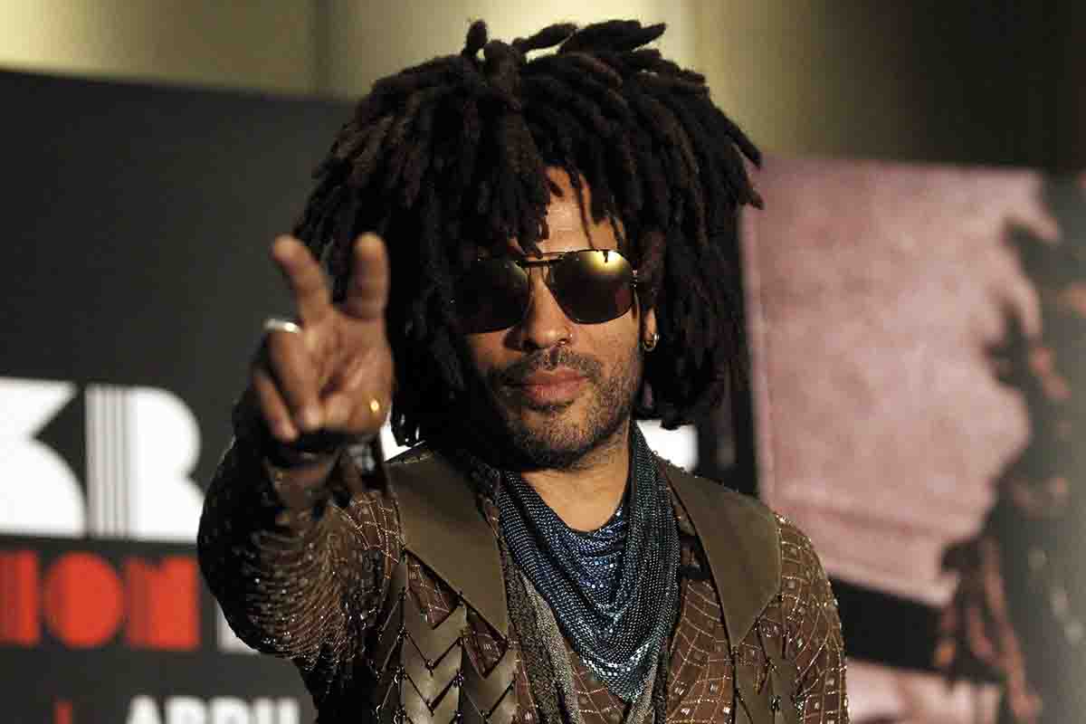 Lenny Kravitz esce con un inedito spinto