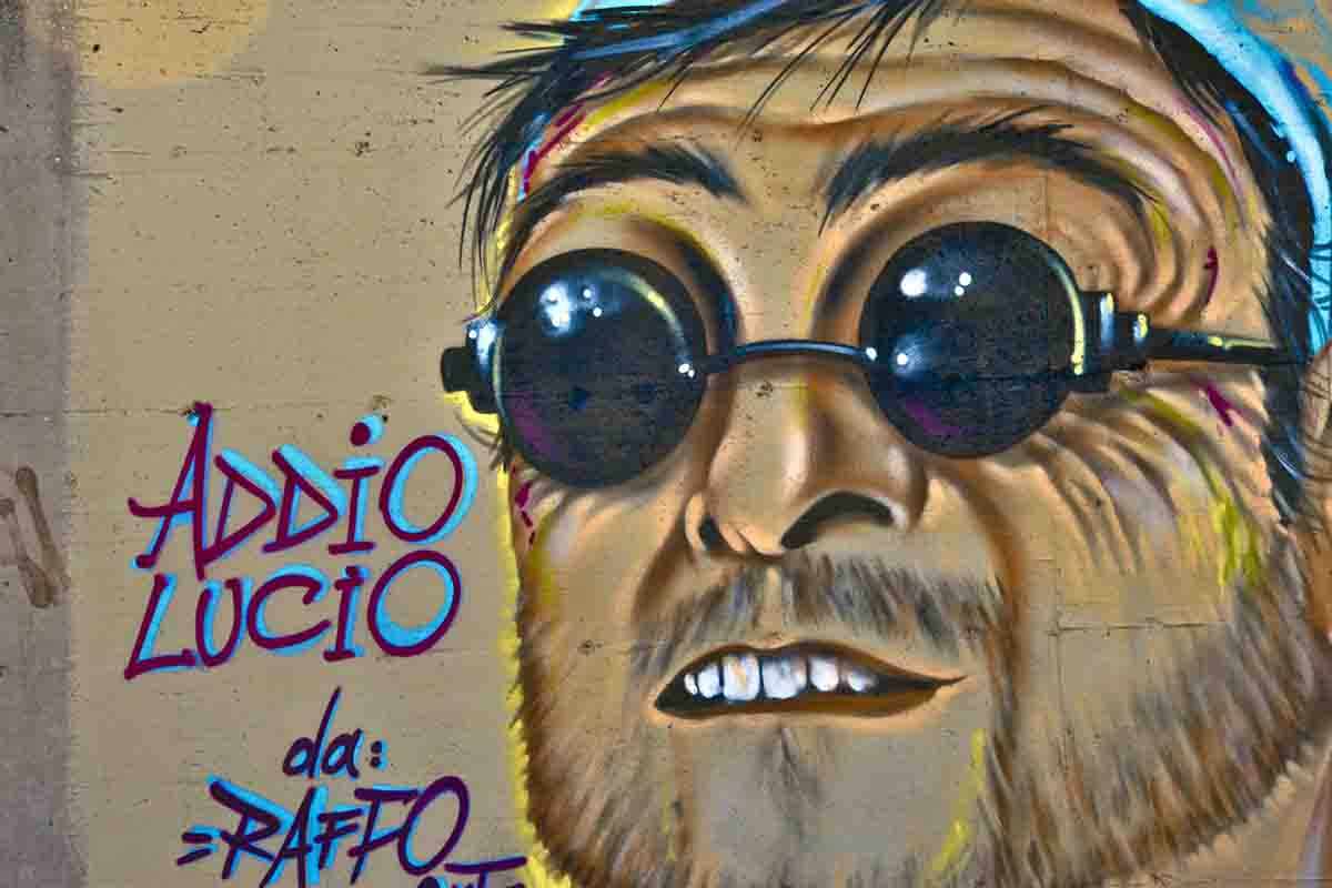 Un murales dedicato a Dalla dal writer Raffo