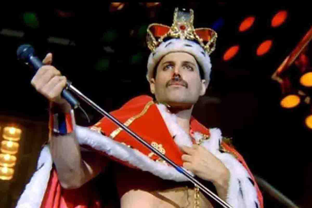 Una posta storica di Freddy Mercury durante l'ultimo tour dei Queen