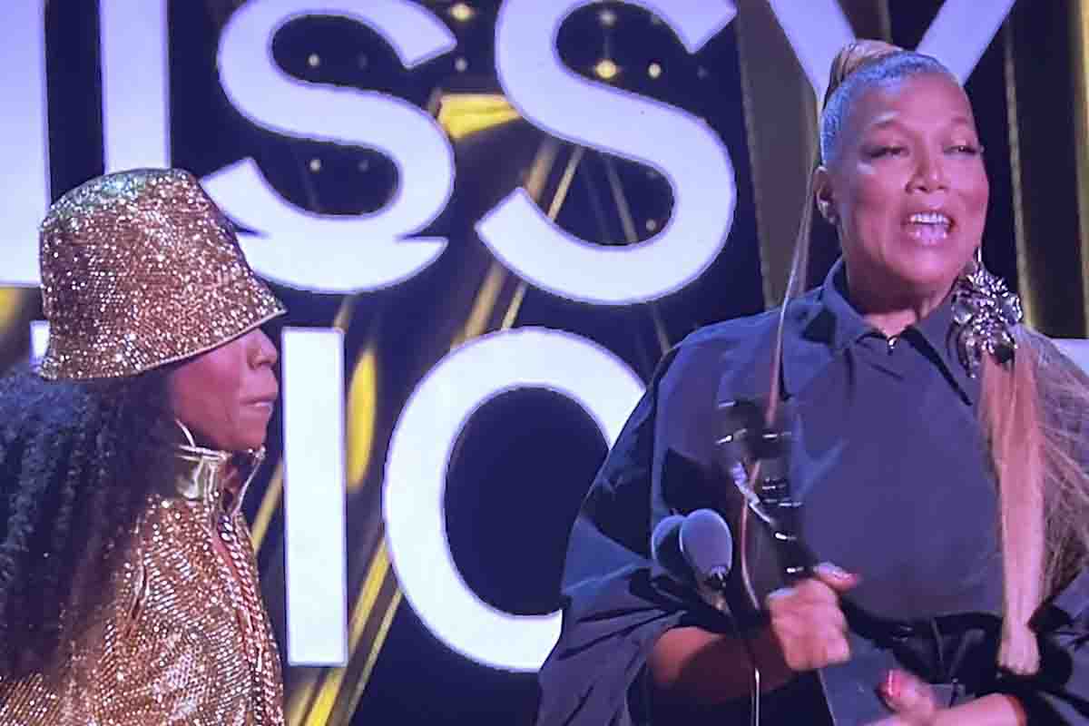 A destra con Queen Latifah, Missy Elliott