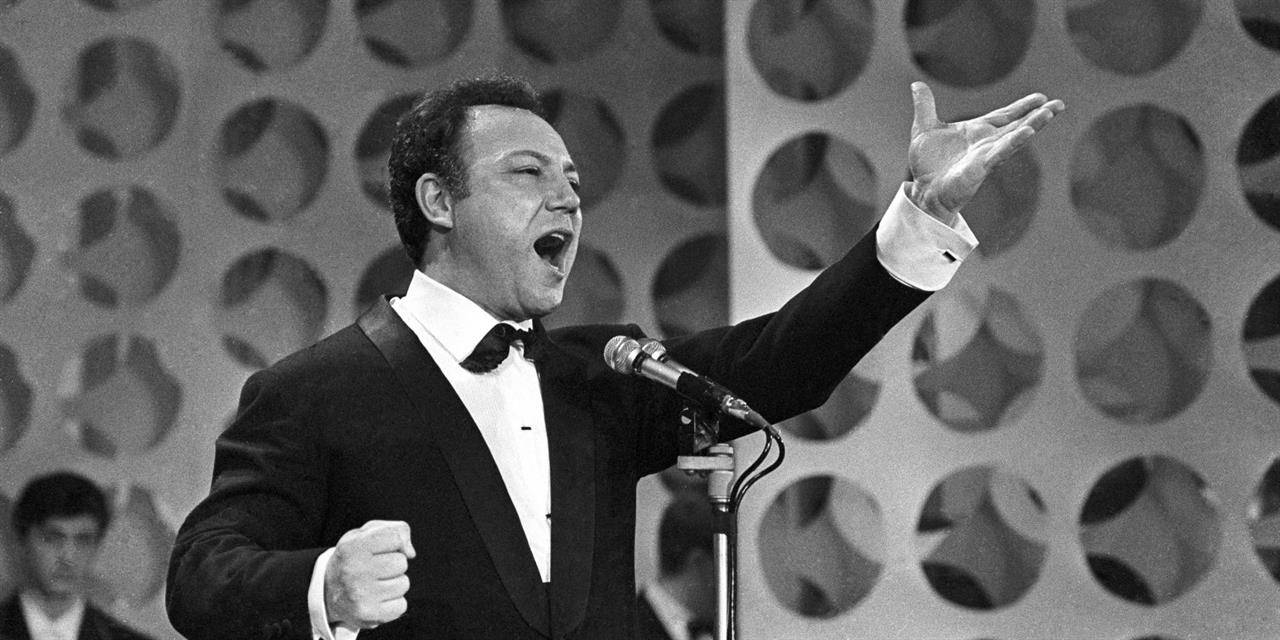 Claudio Villa, scomparso nel 1987 nel corso della serata final del Festival