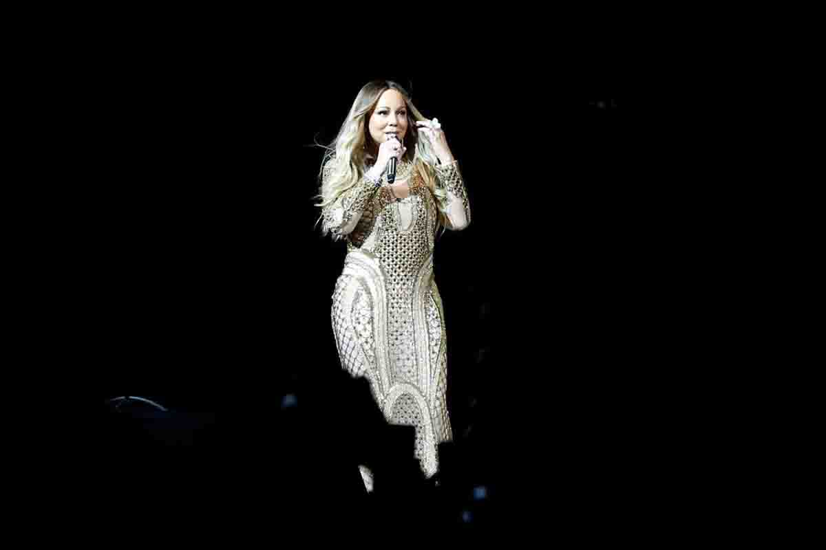 Mariah Carey chiude a New York e annuncia il tour Mondiale
