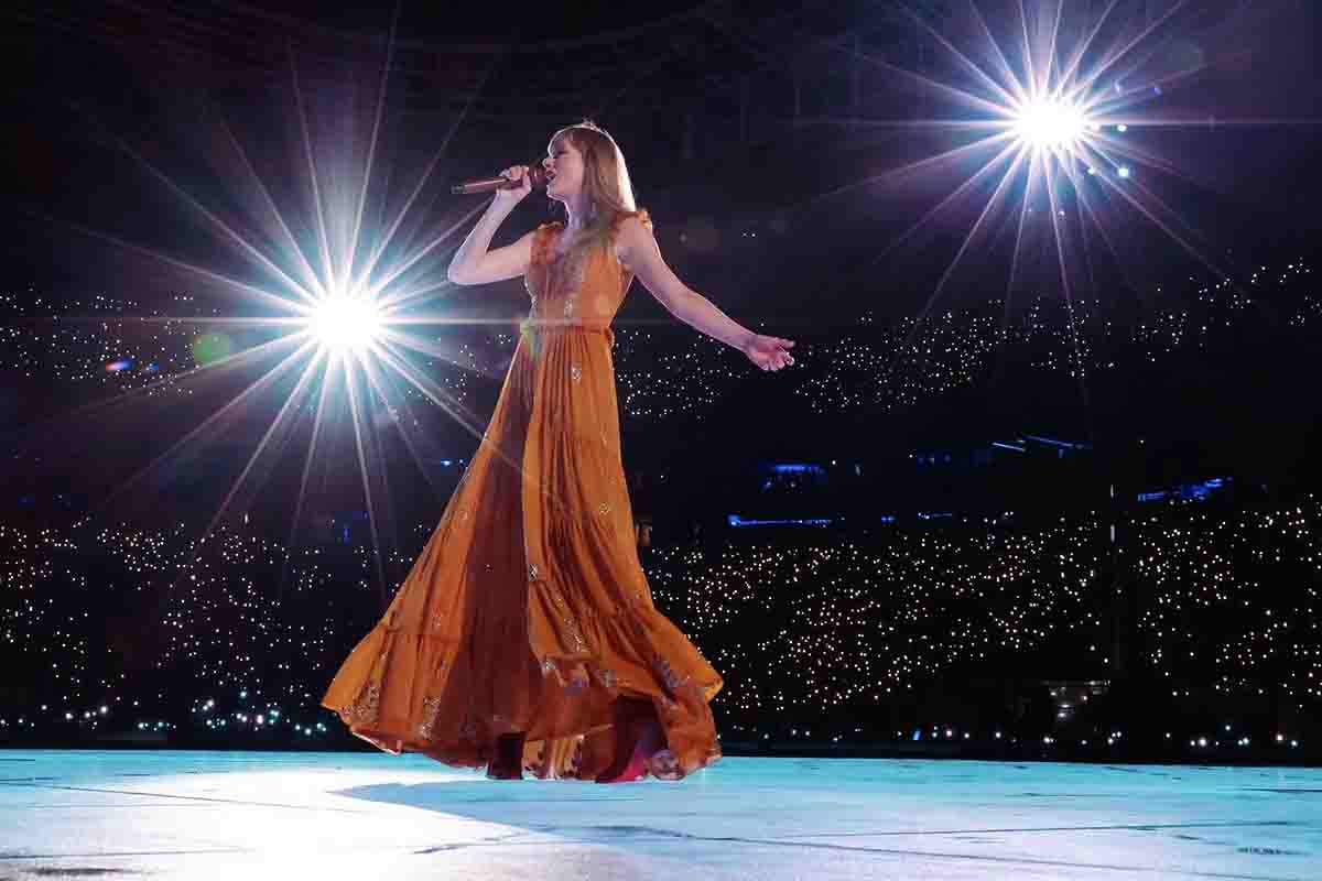 Taylor Swift sul palco del suo show Era's Tour