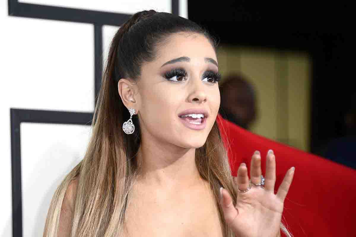 Ariana Grande, al lavoro sul suo settimo album