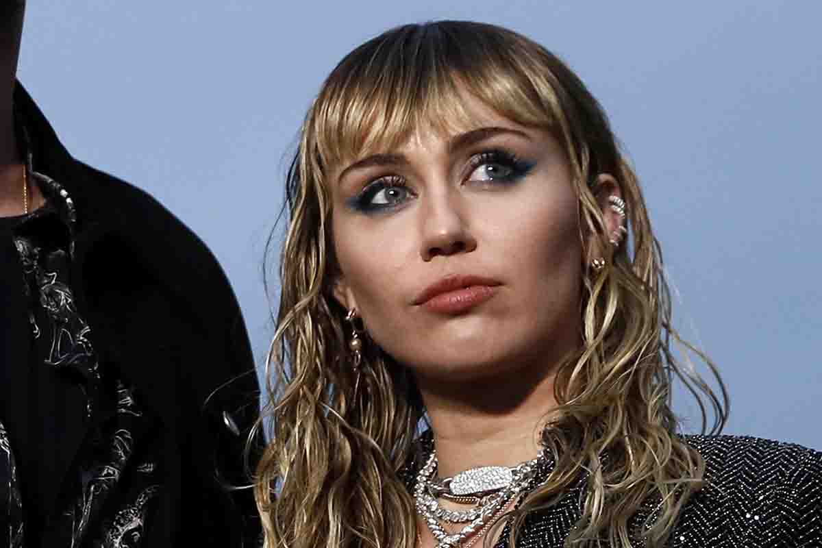 Miley Cyrus, un arresto fuori dalla sua abitazione di Los Angeles