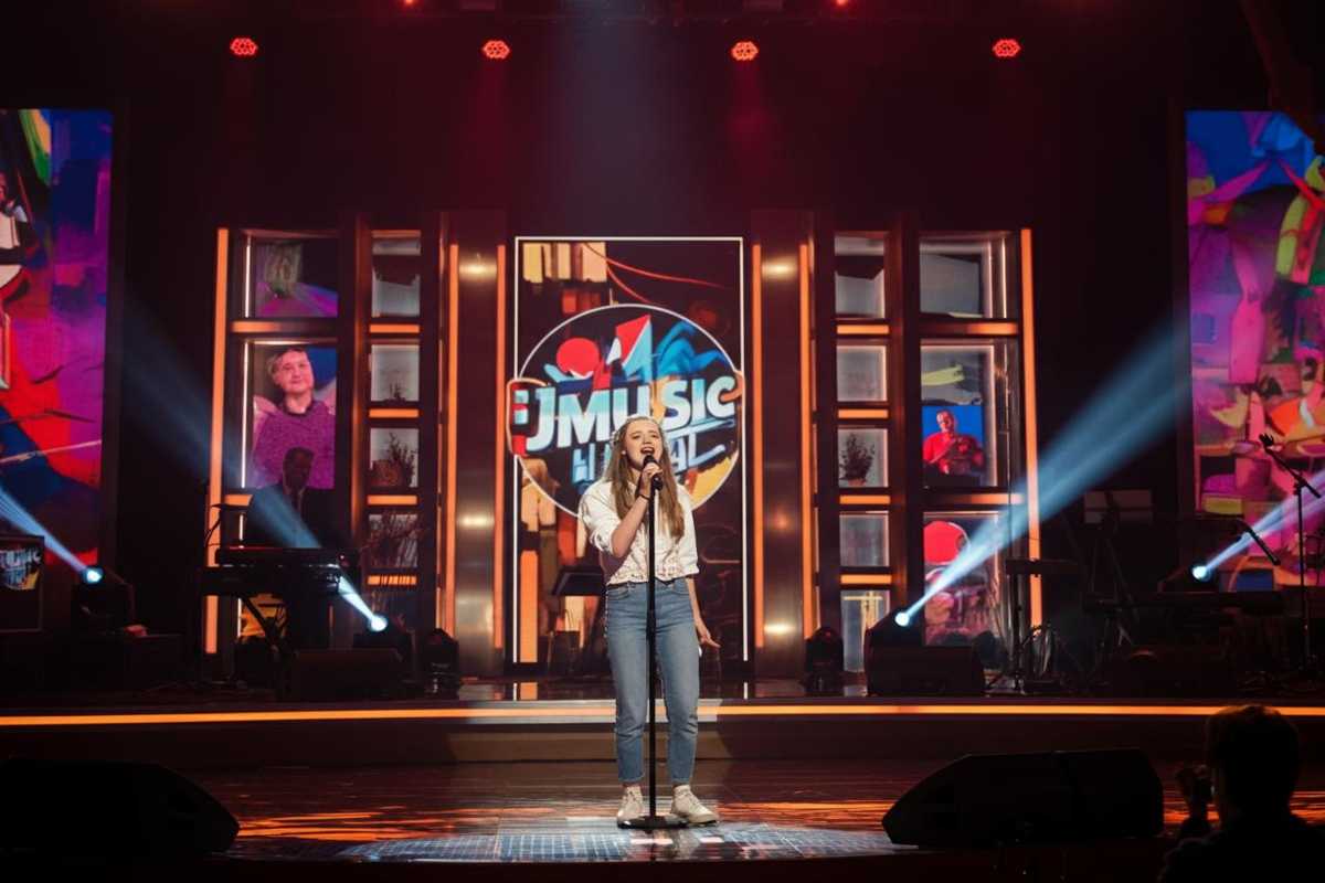 Selma Ezzine trionfa a Dalla Strada al Palco 2025: un sogno che diventa realtÃ